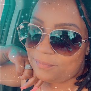 Meet your Posher, Mia